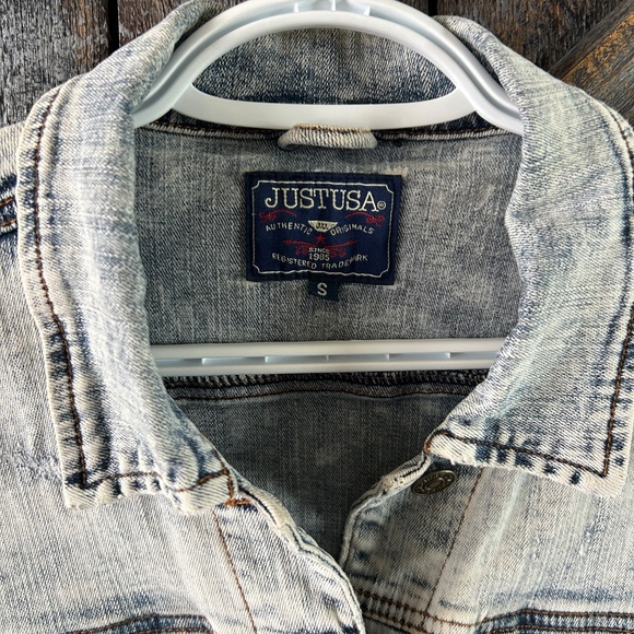 Women's Just USA Light Weight Acid Wash Jean Jacket - Size Small - Picture 3 of 3